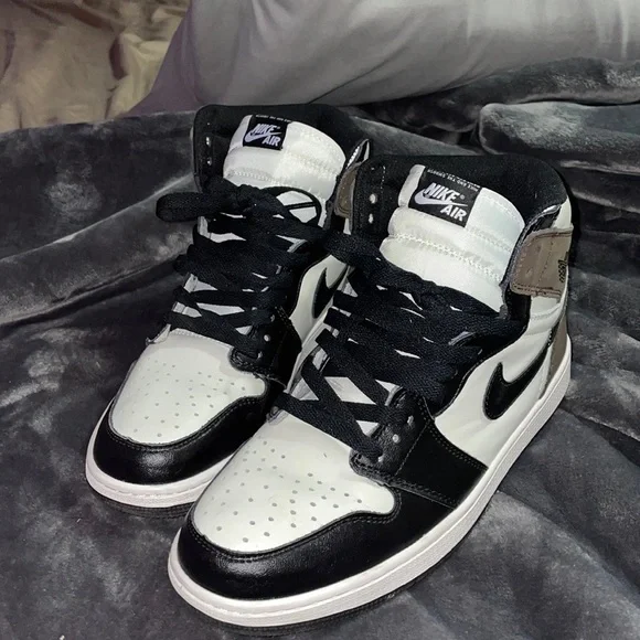 Air jordan 1 Retro High OG ‘Dark Mocha’ - Picture 4 of 5